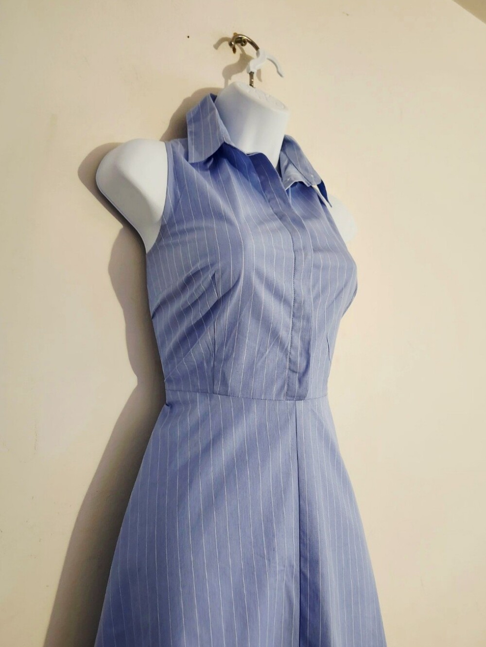 Ann Taylor Factory Sleeveless Pinstripe Midi Shirtdress with Belt Size: 8 Color: - Picture 4 of 16